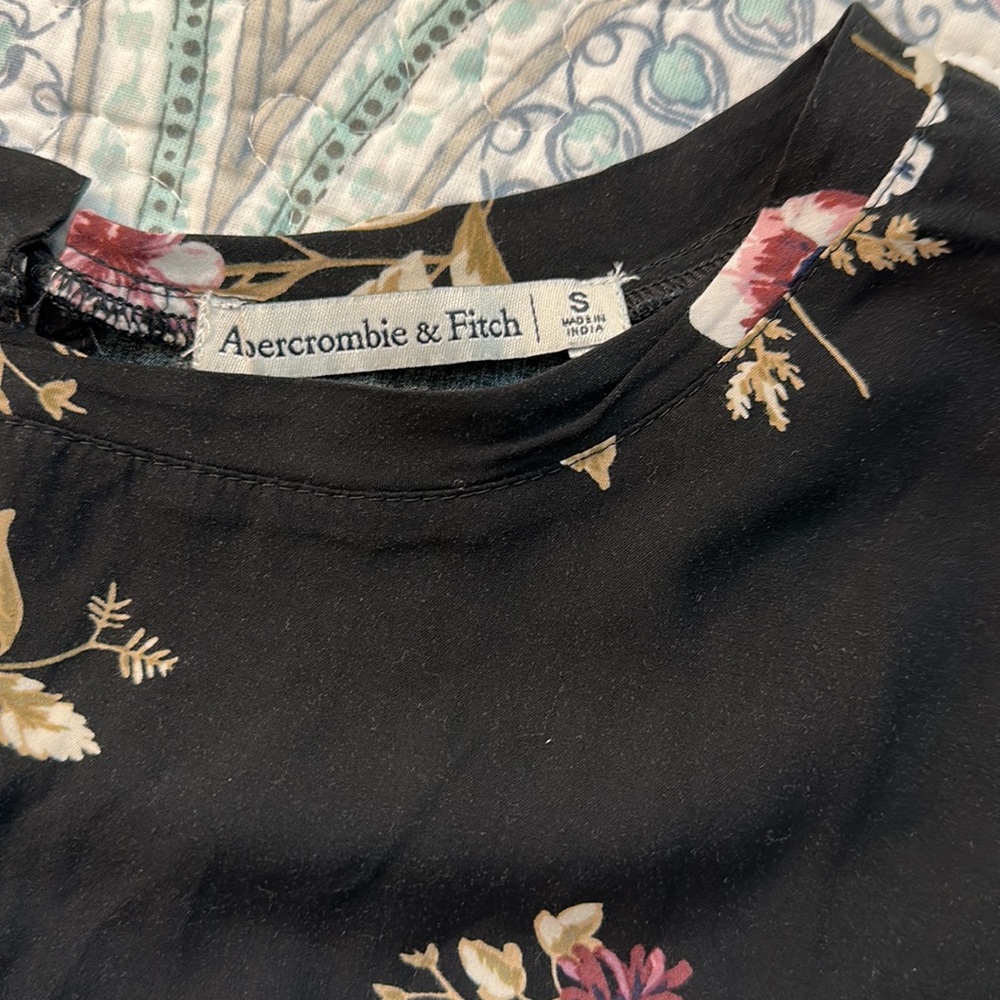 Adorable Button Back Top - Picture 3 of 5